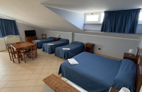 Camera Famigliare con Bagno Privato